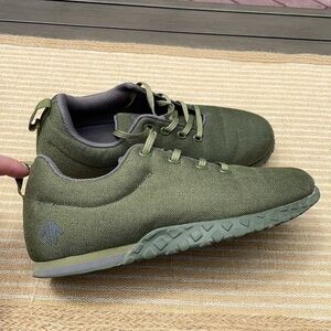 Virtue love green sneakers  womens 8.5 men’s 7